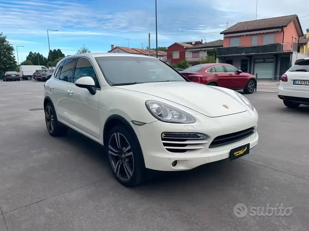 Usata Porsche Cayenne 240 CV (176 kW) 2011 Bianco SUV
