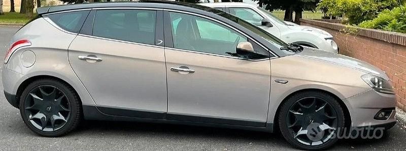 Usata Lancia Delta 80 CV (58 kW) 2011 Utilitaria