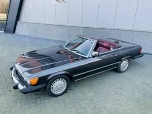 Usata Mercedes 560 230 CV (169 kW) 1987 Nero Cabrio