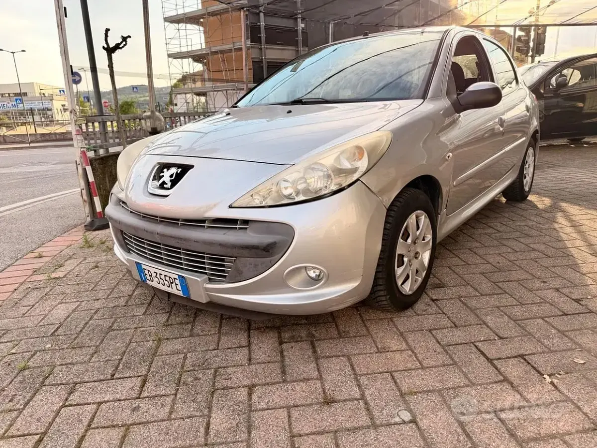 Usata Peugeot 206+ 68 CV (50 kW) 2010 Utilitaria