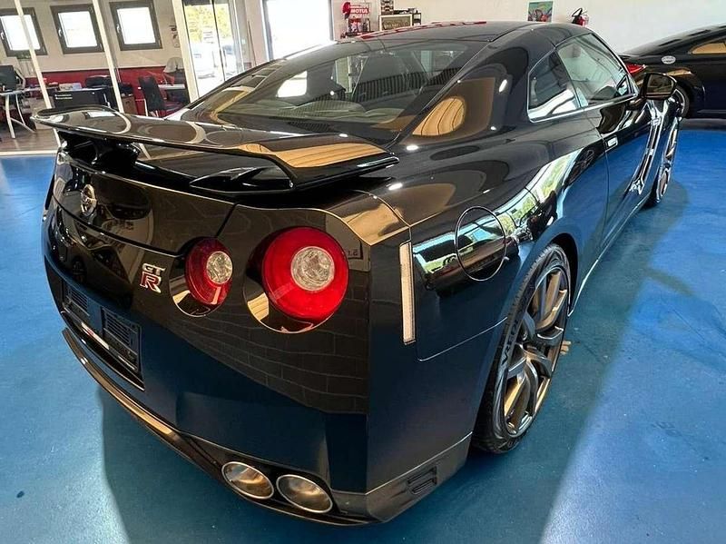 Używany Nissan GT-R Black Edition 549 KM (403 kW) 2014 Czarny Coupe