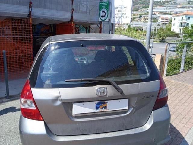 Usata Honda Jazz 77 CV (56 kW) 2007 Grigio Utilitaria
