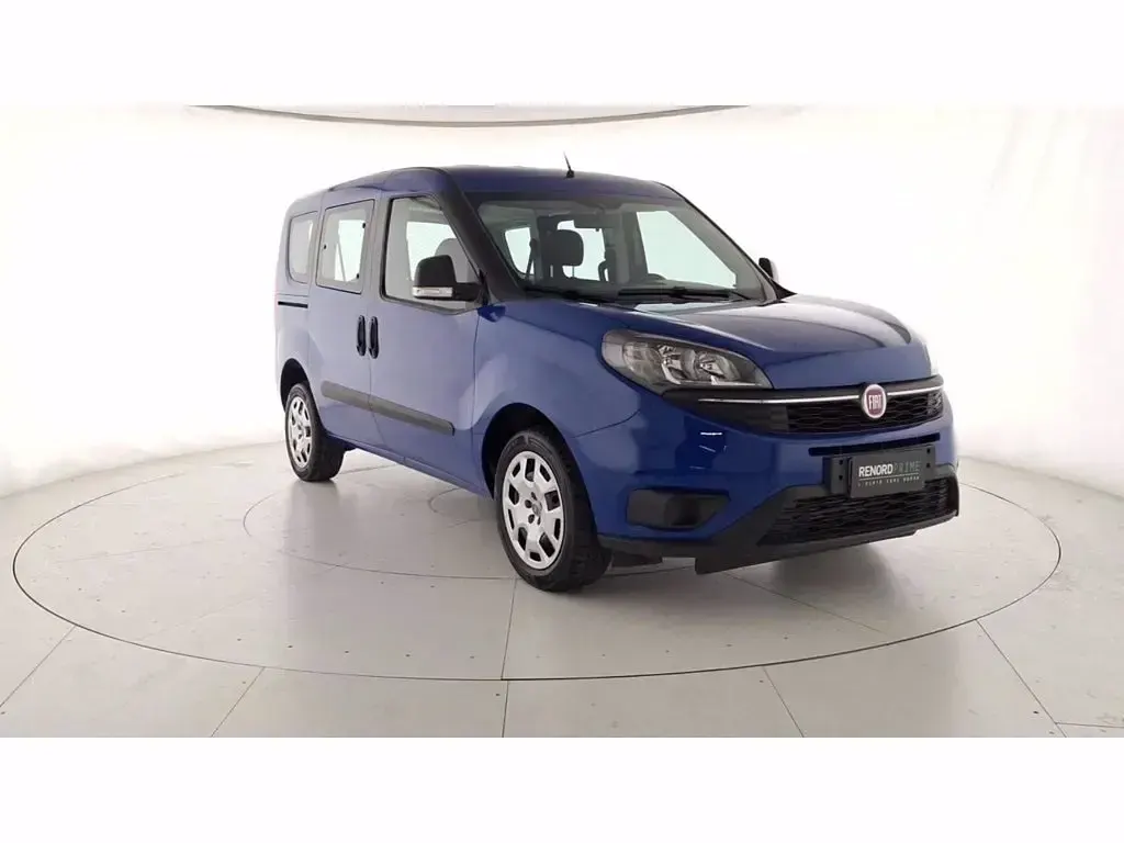 Usata Fiat Doblò Easy 120 CV (88 kW) 2019 Blu scuro Monovolume