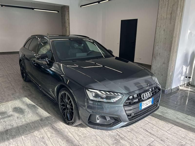 Usata Audi A4 S-Line 190 CV (139 kW) 2019 Grigio Station wagon