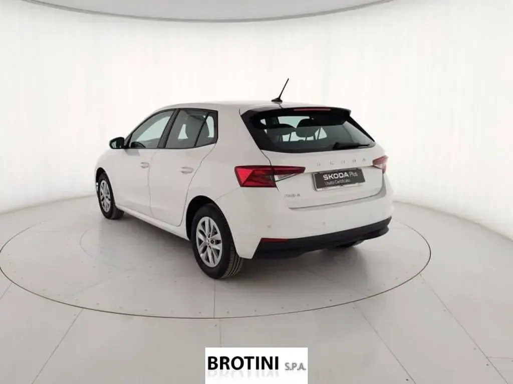 Usata Skoda Fabia Ambition 80 CV (58 kW) 2023 Bianco pastello Utilitaria