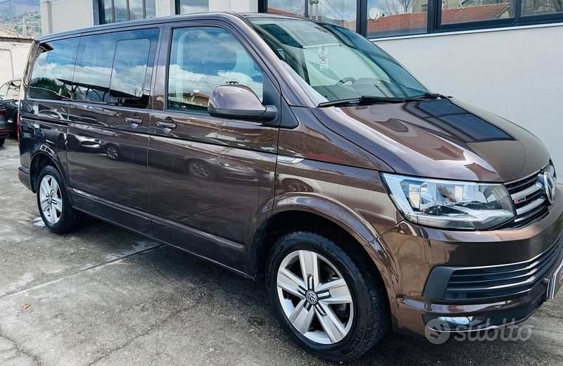 Usata VW Caravelle Comfortline 150 CV (110 kW) 2018 Marrone Monovolume