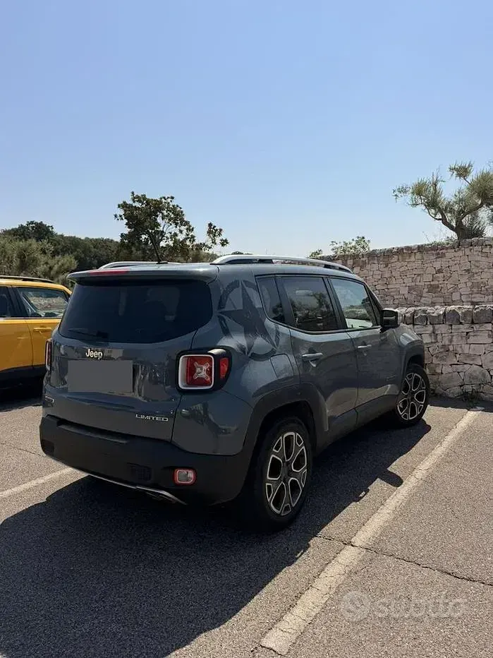 Usata Jeep Renegade 120 CV (88 kW) 2014 Grigio SUV