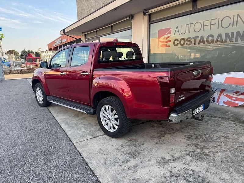 Usata Isuzu D-Max 163 CV (119 kW) 2020 Rosso SUV