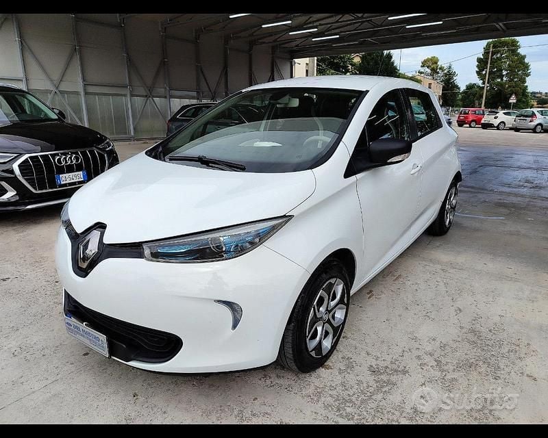 Usata Renault Zoe Life 67 kW (92 CV) 2019 Bianco pastello Utilitaria