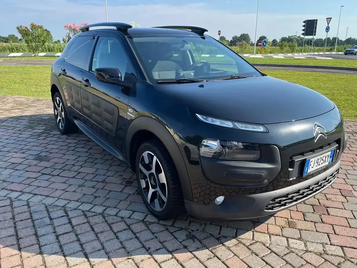 Usata Citroën C4 Cactus Shine 99 CV (72 kW) 2017 Nero Utilitaria