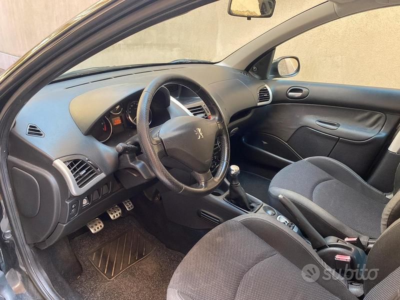 Usata Peugeot 206+ 60 CV (44 kW) 2009 Nero Utilitaria