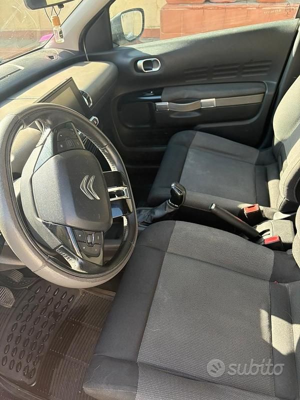 Usata Citroën C4 Cactus Feel 82 CV (60 kW) 2015 Nero Utilitaria