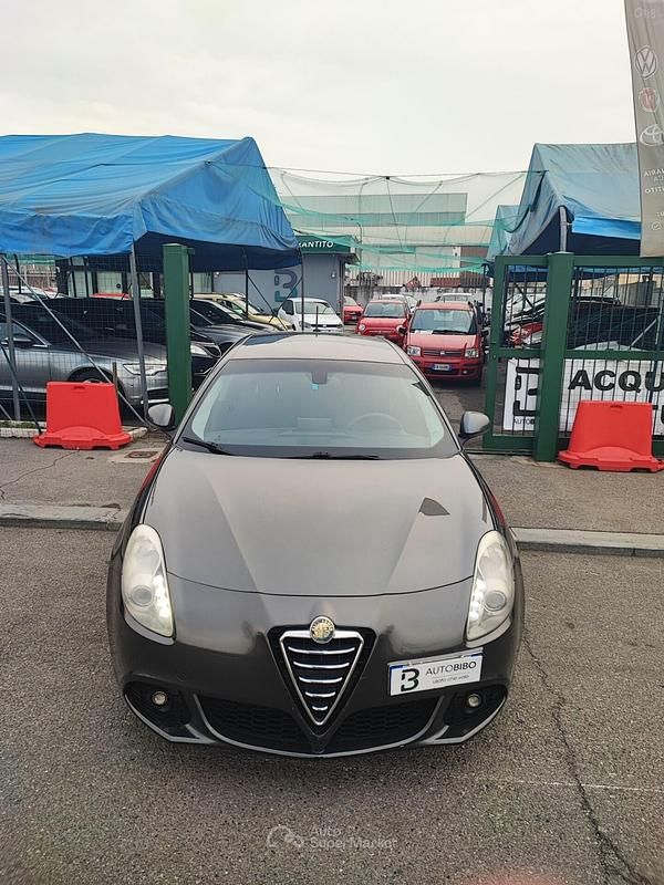 Usata Alfa Romeo Giulietta Distinctive 120 CV (88 kW) 2011 Grigio Berlina