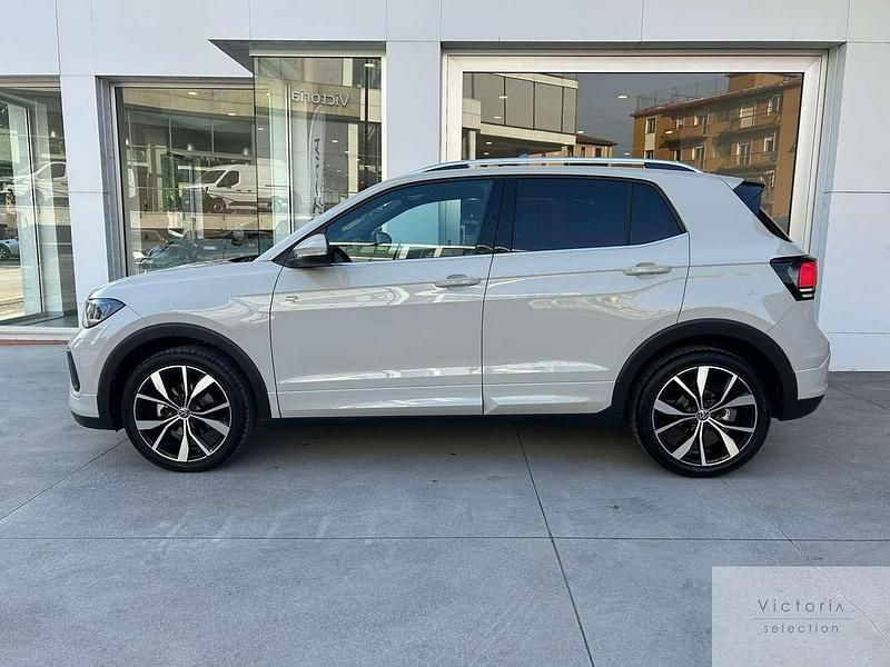 Usado VW T-Cross R-line 116 CV (85 kW) 2024 Gris SUV