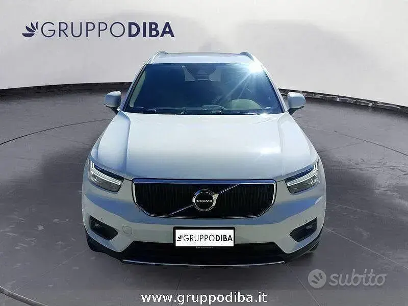 Usata Volvo XC40 Momentum 150 CV (110 kW) 2020 Bianco SUV