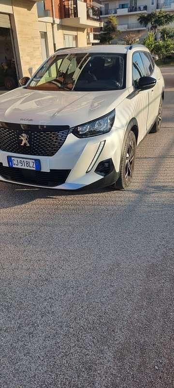 Usata Peugeot 2008 Allure 110 CV (80 kW) 2023 SUV
