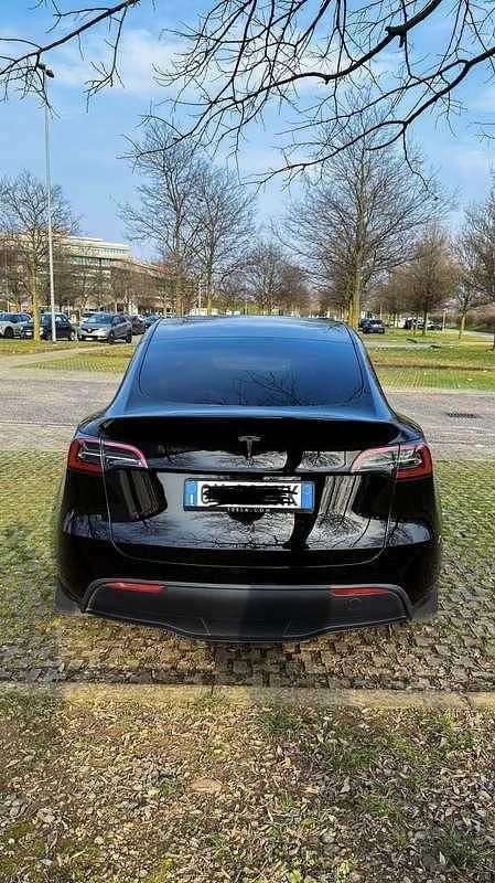 Usata Tesla Model Y RWD 88 kW (120 CV) 2024 SUV