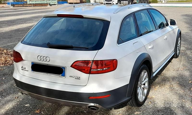 Käytetty Audi A4 Allroad Ambiente 240 HP (176 kW) 2010 Valkoinen Farmari