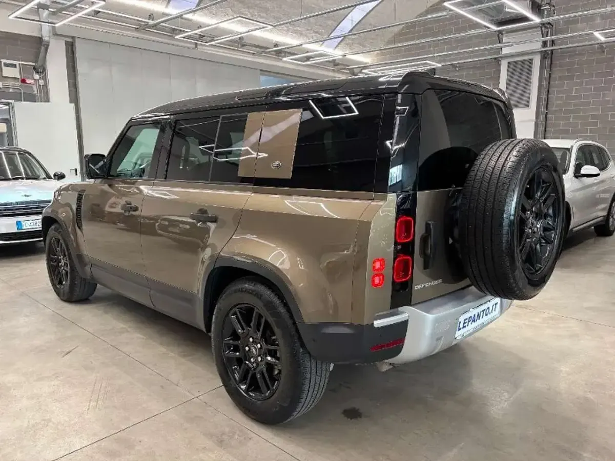 Usata Land Rover Defender S 239 CV (175 kW) 2021 Marrone SUV