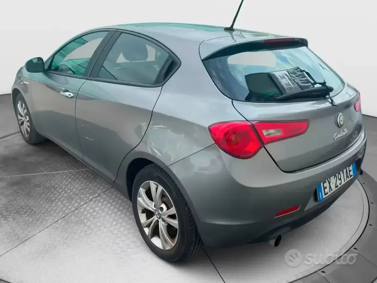 Usata Alfa Romeo Giulietta Progression 105 CV (77 kW) 2014 Grigio Utilitaria