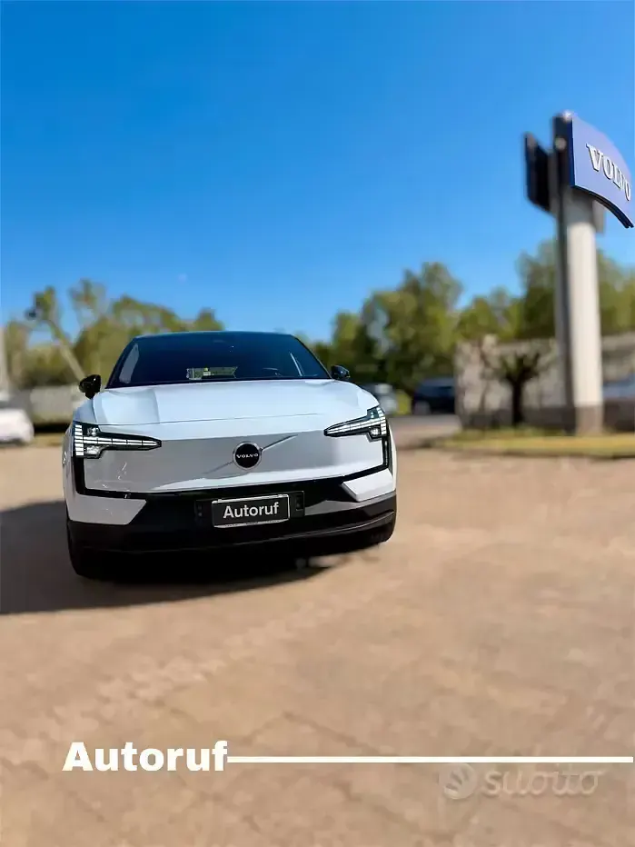 Usata Volvo EX30 Plus 75 kW (102 CV) 2025 Blu SUV