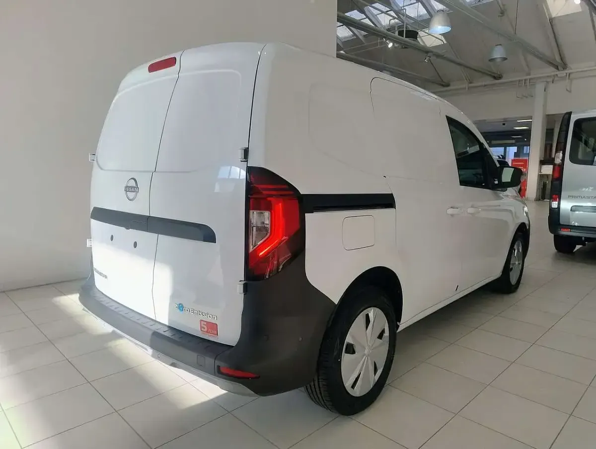Usata Renault Kangoo 89 kW (122 CV) 2023 Bianco Monovolume