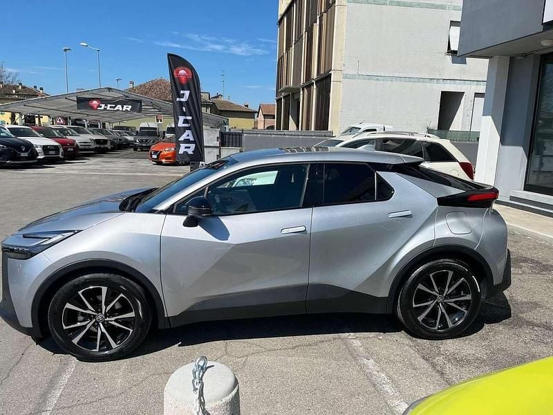 Usata Toyota C-HR Trend 98 CV (72 kW) 2025 Grigio chiaro met SUV