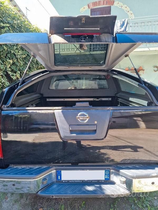 Usata Nissan Navara 171 CV (125 kW) 2008 Nero Pick-up