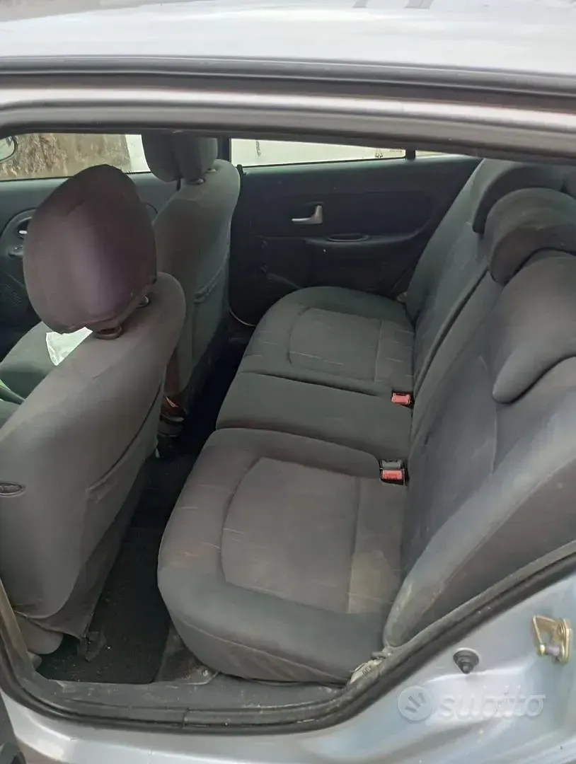 Usata Renault Clio 48 CV (35 kW) 2002 Grigio Berlina