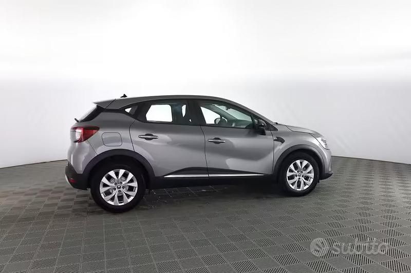 Usata Renault Captur Business 116 CV (85 kW) 2021 Grigio SUV