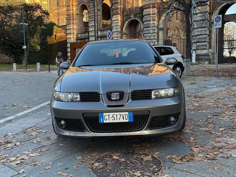 Usata Seat Leon CUPRA 224 CV (164 kW) 2005 Grigio Utilitaria