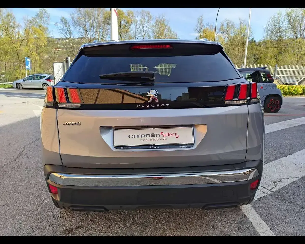 Usata Peugeot 3008 Allure 131 CV (96 kW) 2020 Grigio artense SUV