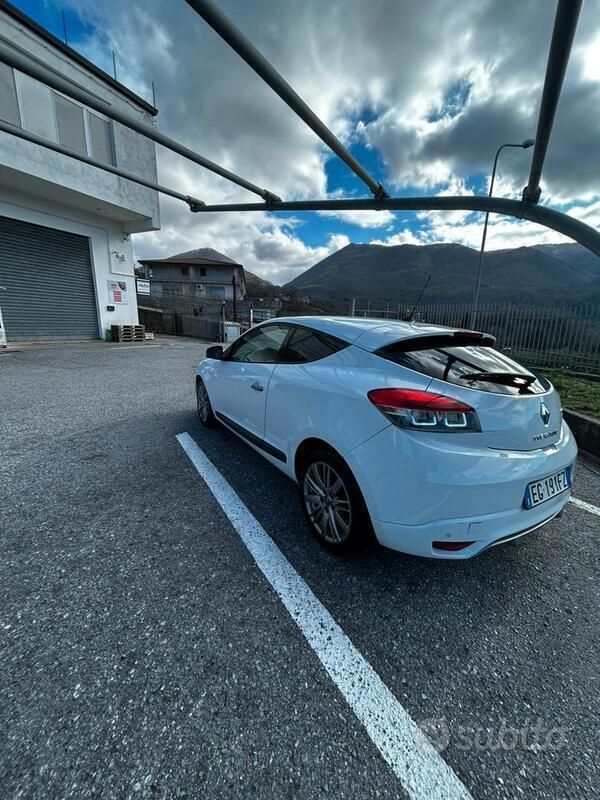 Bianco Usata 2011 Renault Mégane GT Line GT-Line Coupé | 1500 € - Immagine 1/4