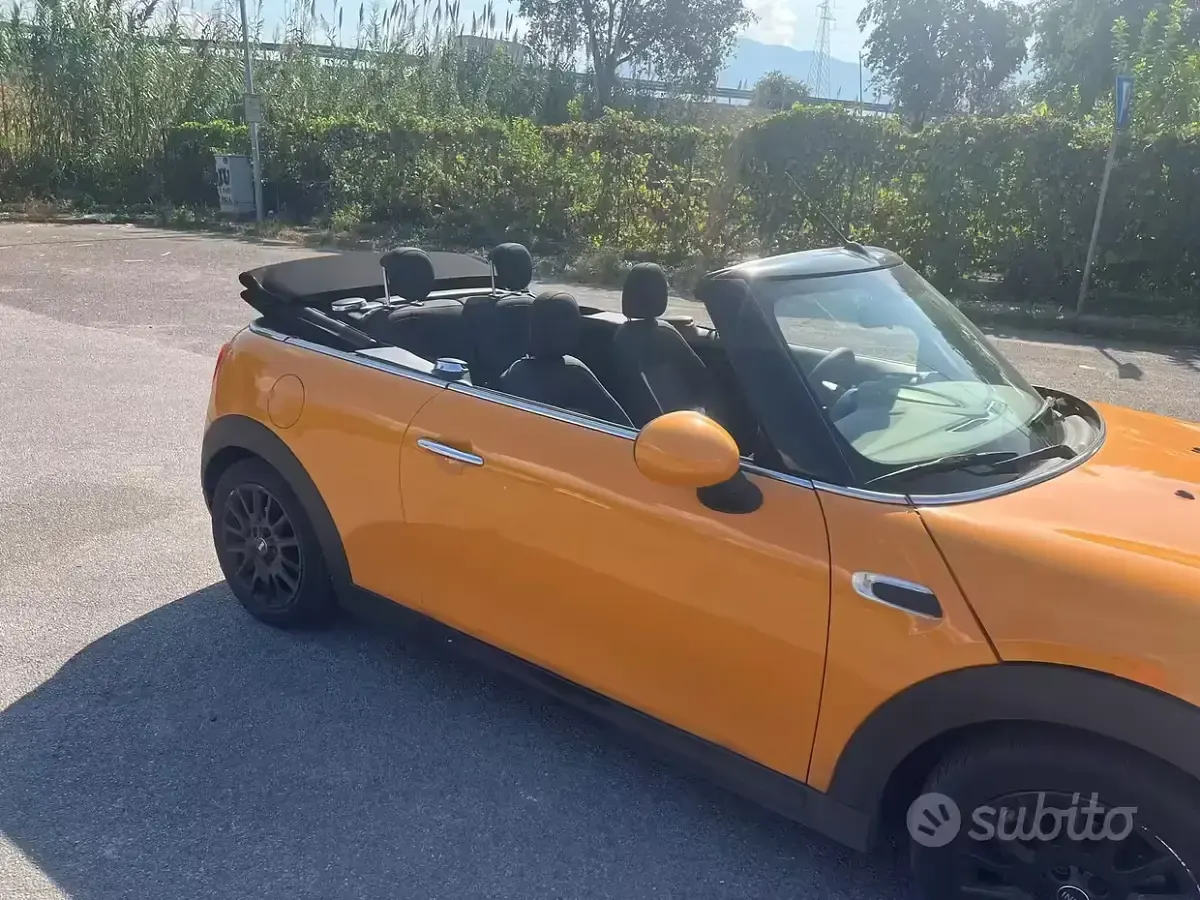 Usata Mini One Cabriolet 102 CV (75 kW) 2017 Cabrio