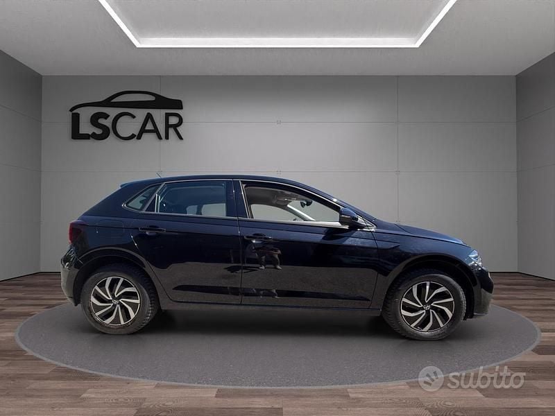 Usata VW Polo Life 95 CV (69 kW) 2022 Nero Utilitaria