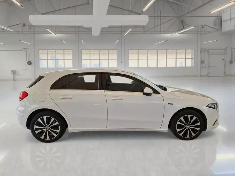 Usata Mercedes A250 Business 160 CV (117 kW) 2021 Bianco Berlina