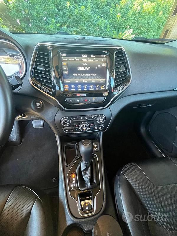 Usata Jeep Cherokee 2019 Grigio SUV