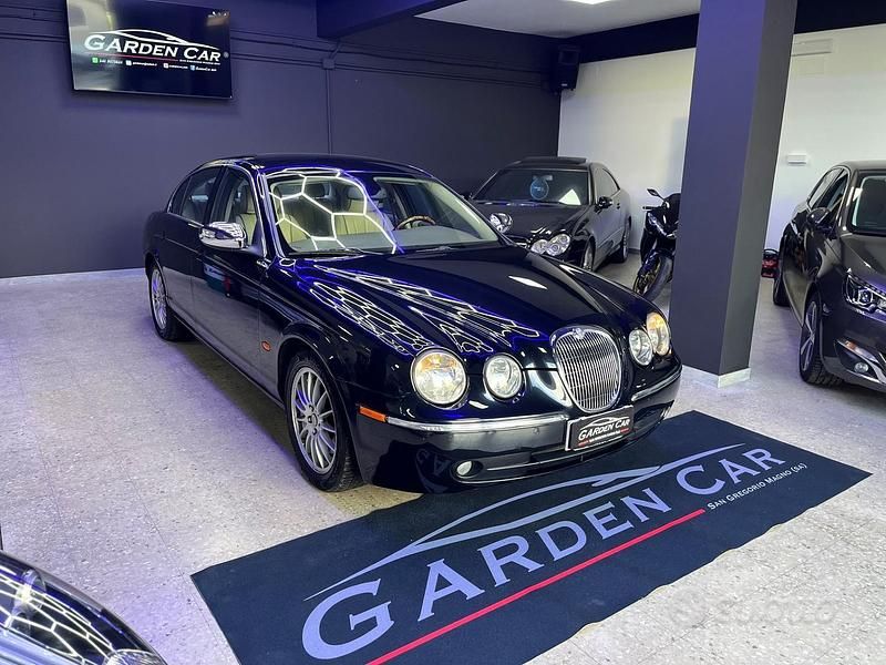 Usata Jaguar S-Type Executive 207 CV (152 kW) 2006 Blu Berlina