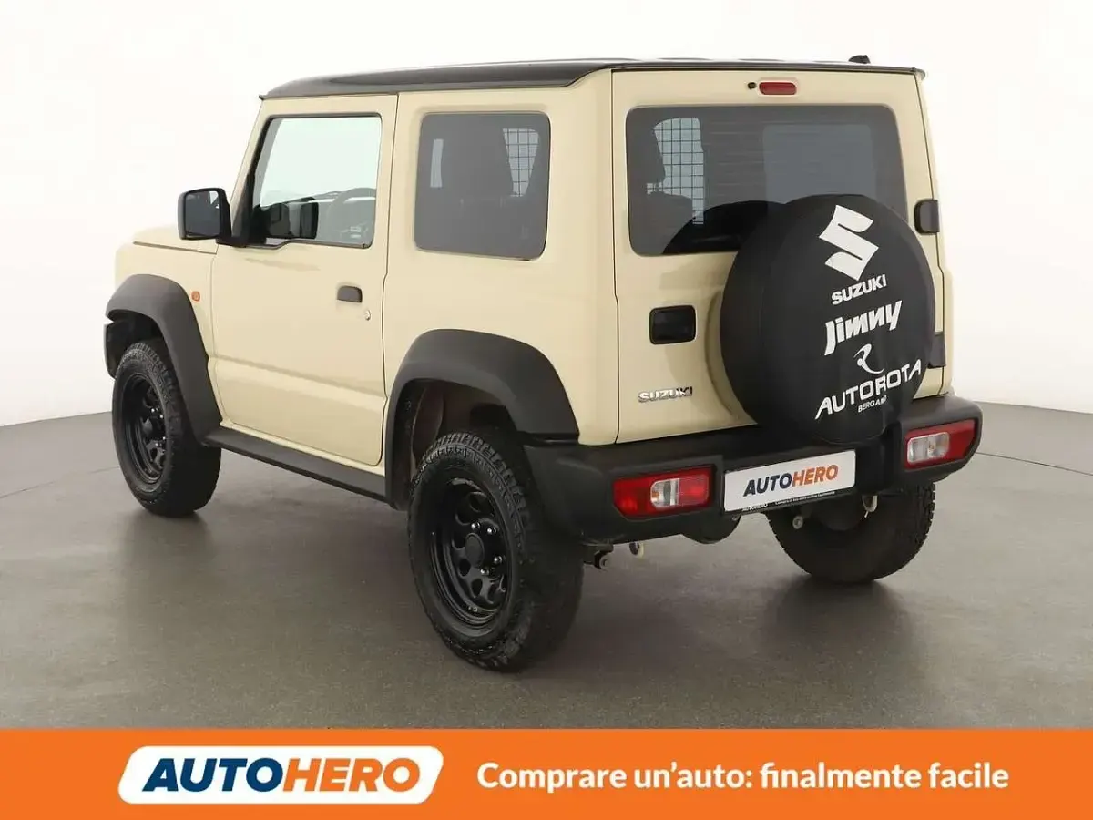 Usata Suzuki Jimny 102 CV (75 kW) 2021 Beige SUV