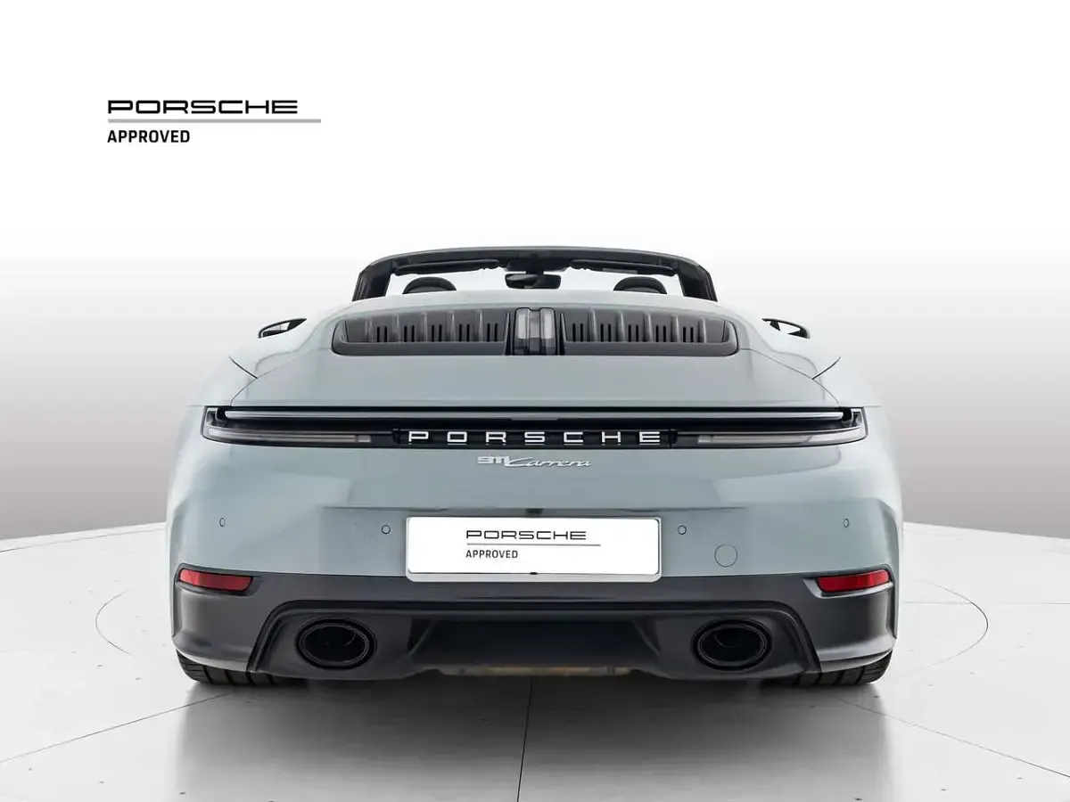 Usata Porsche 992 394 CV (289 kW) 2024 Shade green metallizzato Cabrio