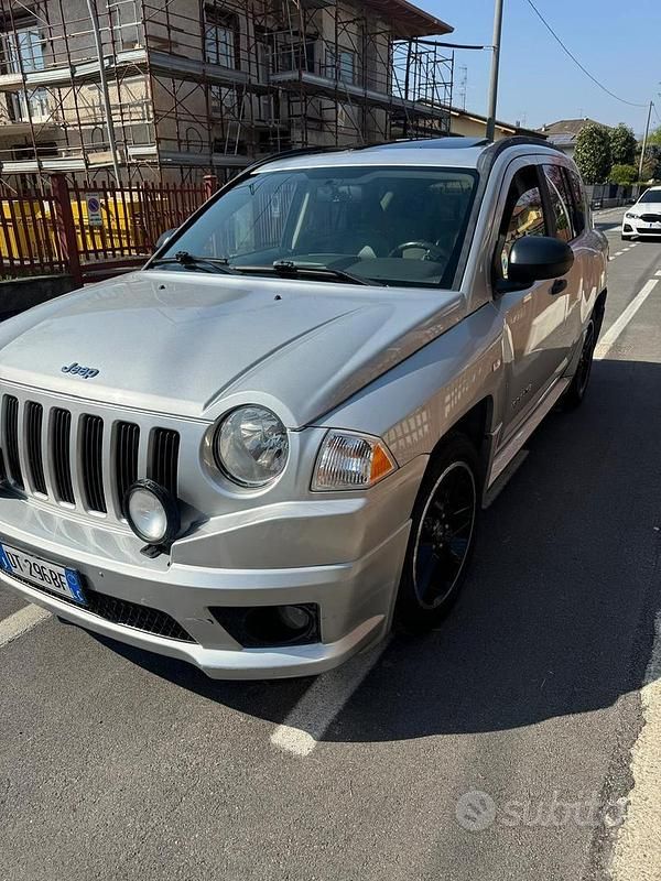 Usata Jeep Compass Limited 140 CV (102 kW) 2009 Grigio SUV