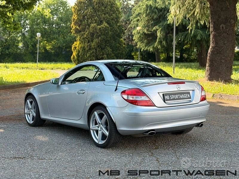 Käytetty Mercedes SLK350 272 HP (200 kW) 2004 Harmaa Avoauto