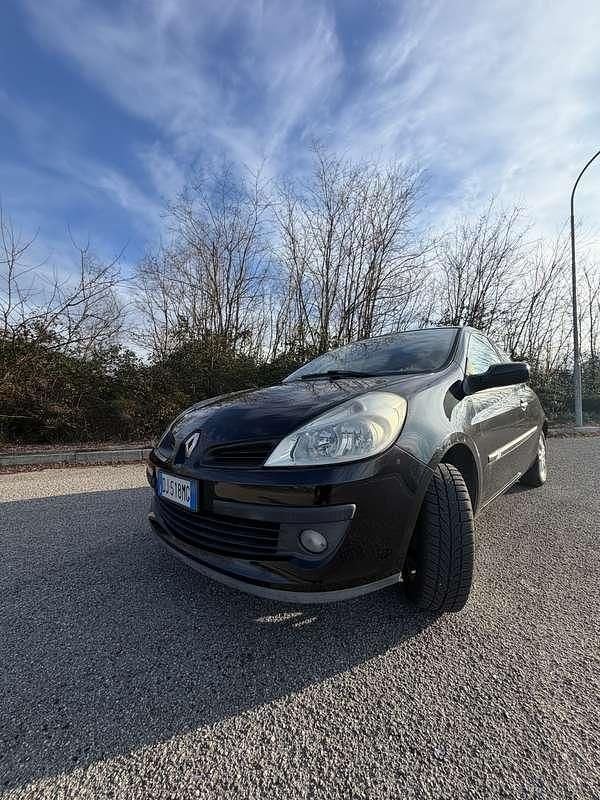 Usata Renault Clio II Luxe 75 CV (55 kW) 2007 Nero Berlina