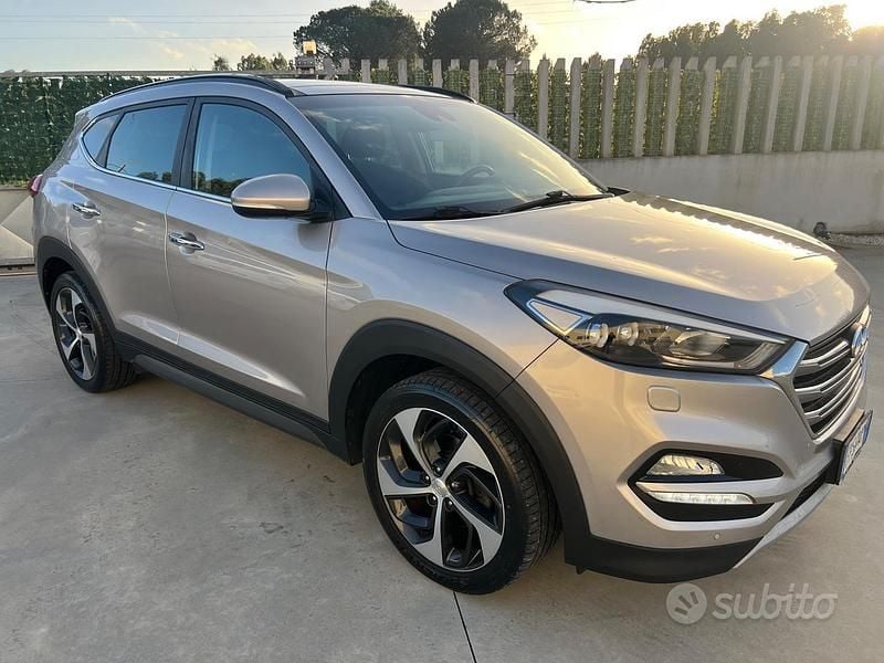 Usata Hyundai Tucson Xpossible 141 CV (103 kW) 2016 Grigio SUV