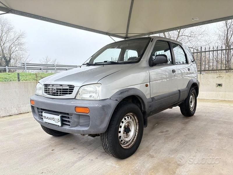Argento Usata 1999 Daihatsu Terios SUV | 4900 € (Buon prezzo) - Immagine 1/4