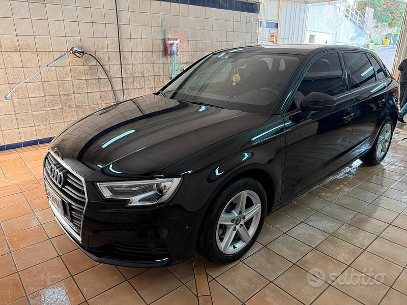 Usata Audi A3 150 CV (110 kW) 2020 Nero Utilitaria