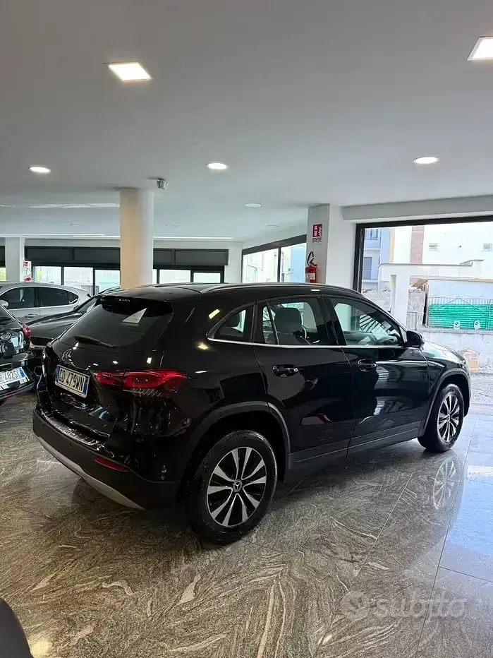 Usata Mercedes GLA200 150 CV (110 kW) 2021 Nero SUV