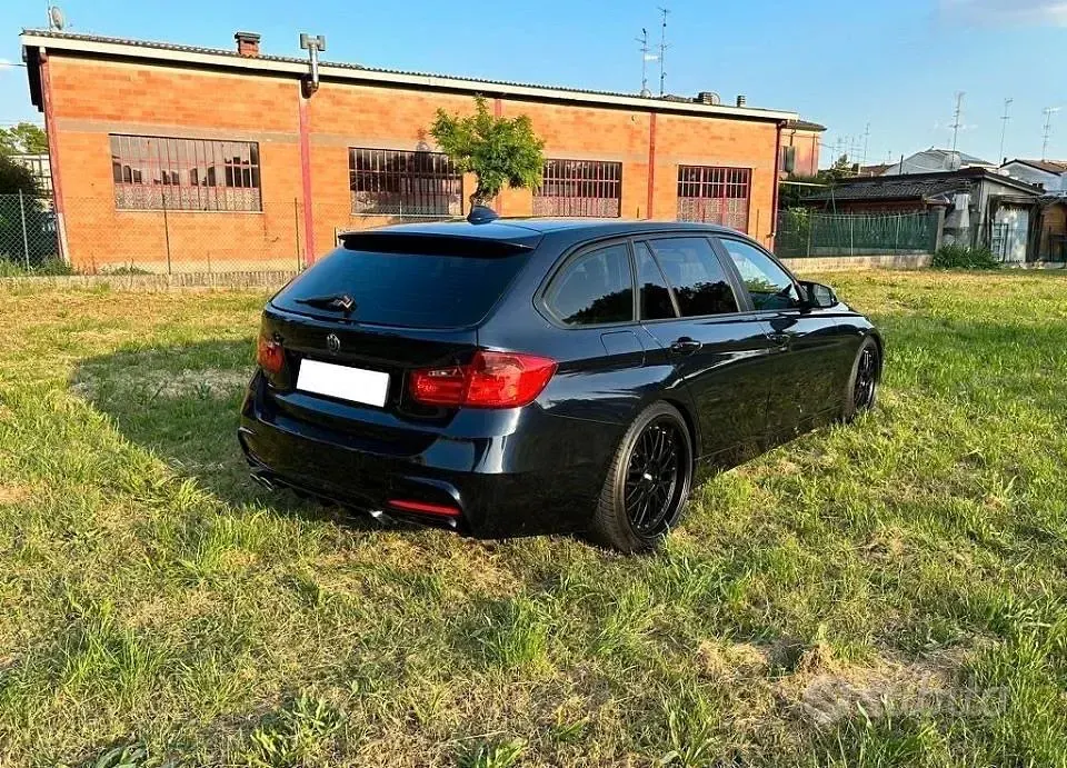 Usata BMW 318 143 CV (105 kW) 2014 Blu Station wagon