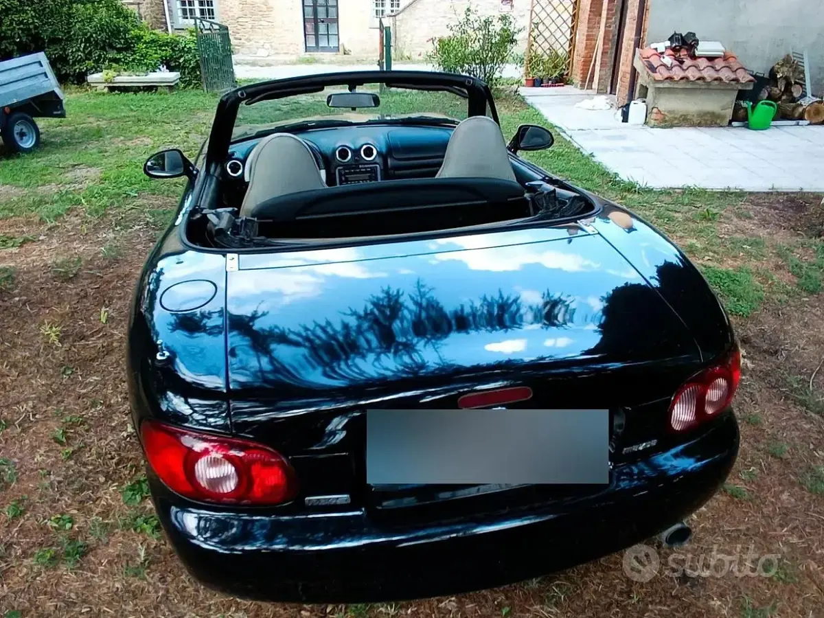 Usata Mazda MX5 110 CV (80 kW) 2004 Nero Cabrio