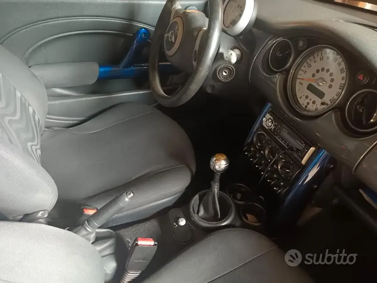 Usata Mini ONE 75 CV (55 kW) 2003 Blu Utilitaria